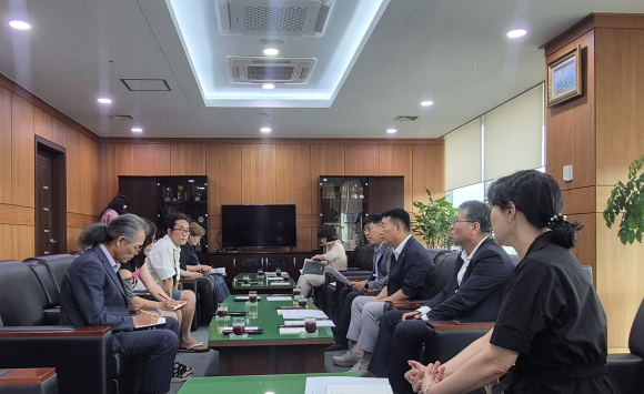 지역예술인과 긴딤회