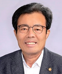▲오장환<br>①더불어민주당 ②1955.01.08(70세)	 ③부안군 백산면 응봉길 ④정당인 ⑤한국방송통신대학교 농학과 1학년 제적 ⑥전 서해로타리클럽 회장 / 부안군의회의원	⑦1건