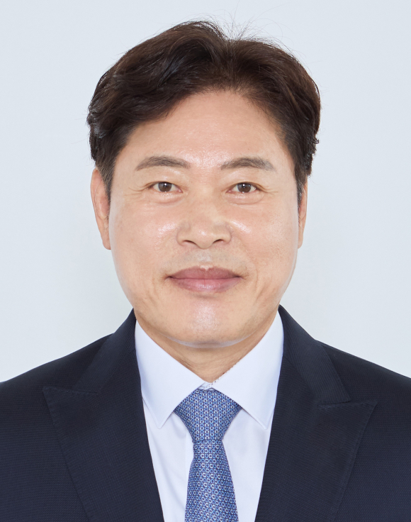 ▲김원진<br>①더불어민주당 ②1961.06.09(64세) ③부안군 동진면 증동2길 ④정당인 ⑤호원대학교 경영학과 졸업 ⑥(현)부안군의회 더불어민주당 원내대표 (현)부안군의회의원 ⑦없음