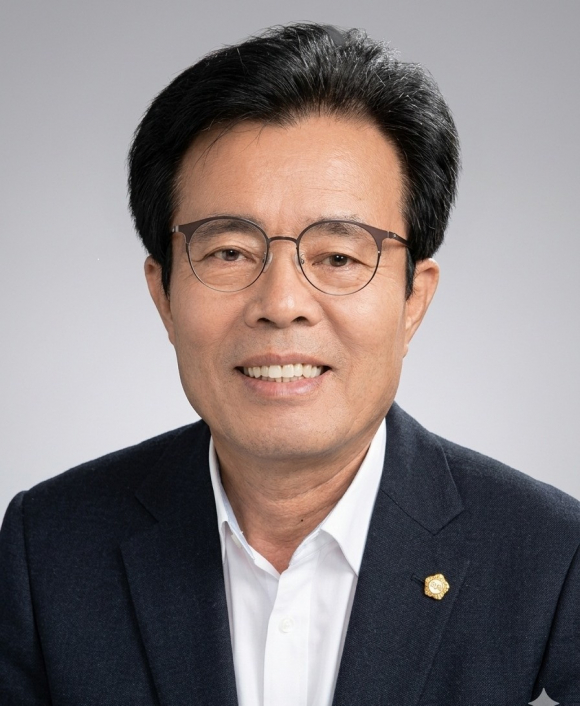 ▲오장환<br>①더불어민주당 ②1955.01.08(71세)	 ③부안군 백산면 응봉길 ④농업인 ⑤전북과학대학교 복지계열 2학년 제적 ⑥(전)부안군의회의원 / (전)3670지구 부안서해로타리클럽 회장	⑦1건